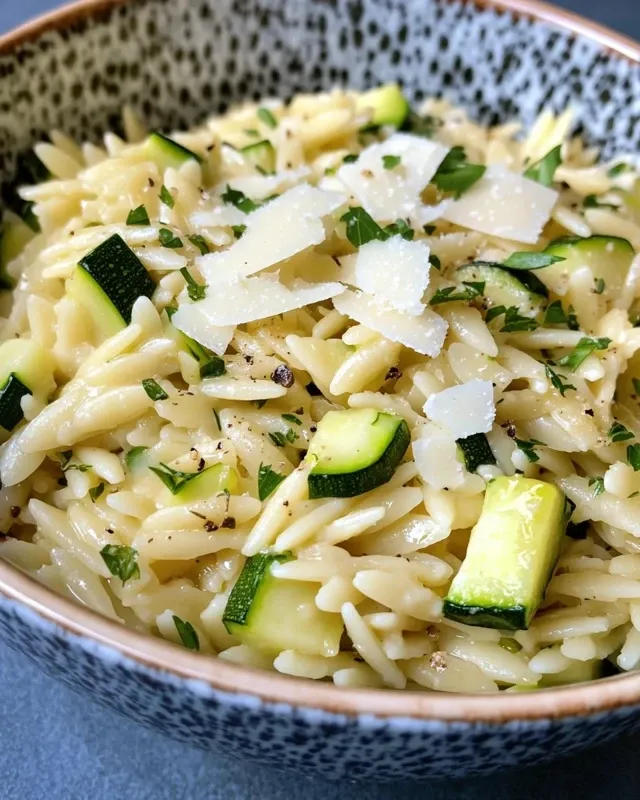 orzo z cukinią i parmezanem 